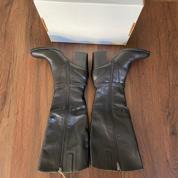 Brand new leather boot - Picture 2 of 10
